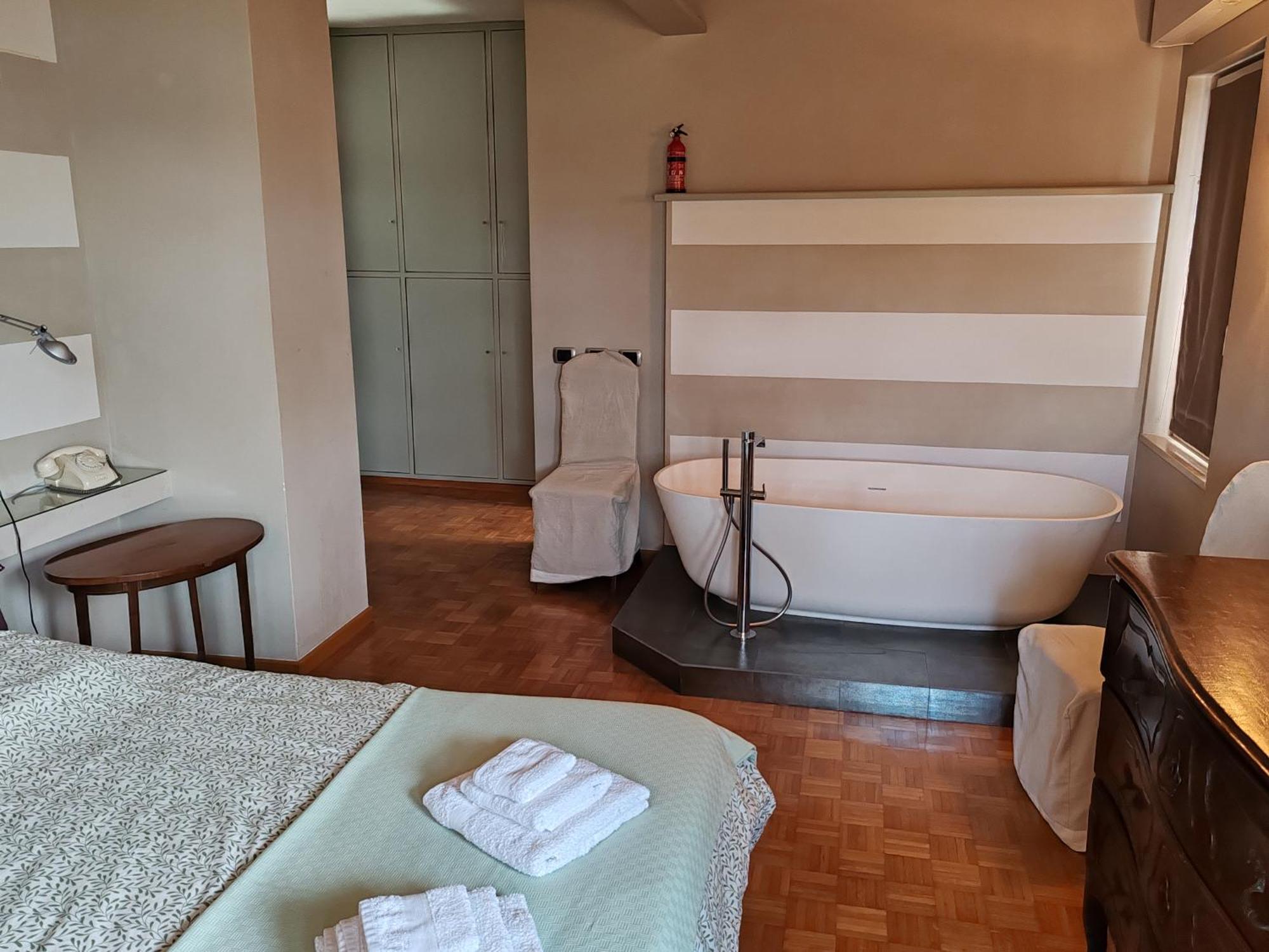 B&B La Taverna Di Mulinetti 렉코 외부 사진